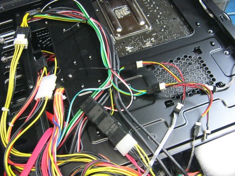 2011-04-17_Z9Plus_Back_Cable.JPG